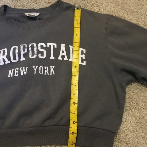 Soft Grey Preppy Aeropostale Cropped Fleecy Cotton Varsity Pullover Sweater - Picture 14 of 15